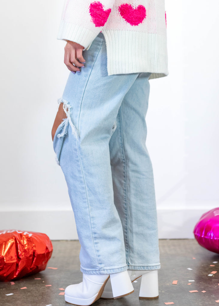  Analyzing image     1.2.24-5324  4225 × 5915px  light wash super high rise dad jeans