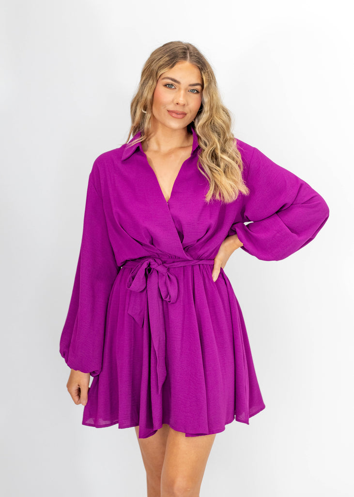 balloon long sleeves, collared, v neck, elastic waist with tie strap, flowy, purple